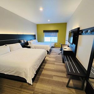 Standard King Room Two King Beds